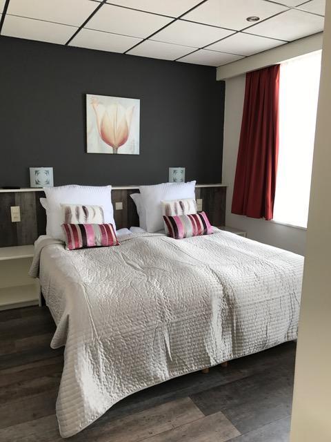 Hotel Plein 10 Zuidzande Экстерьер фото