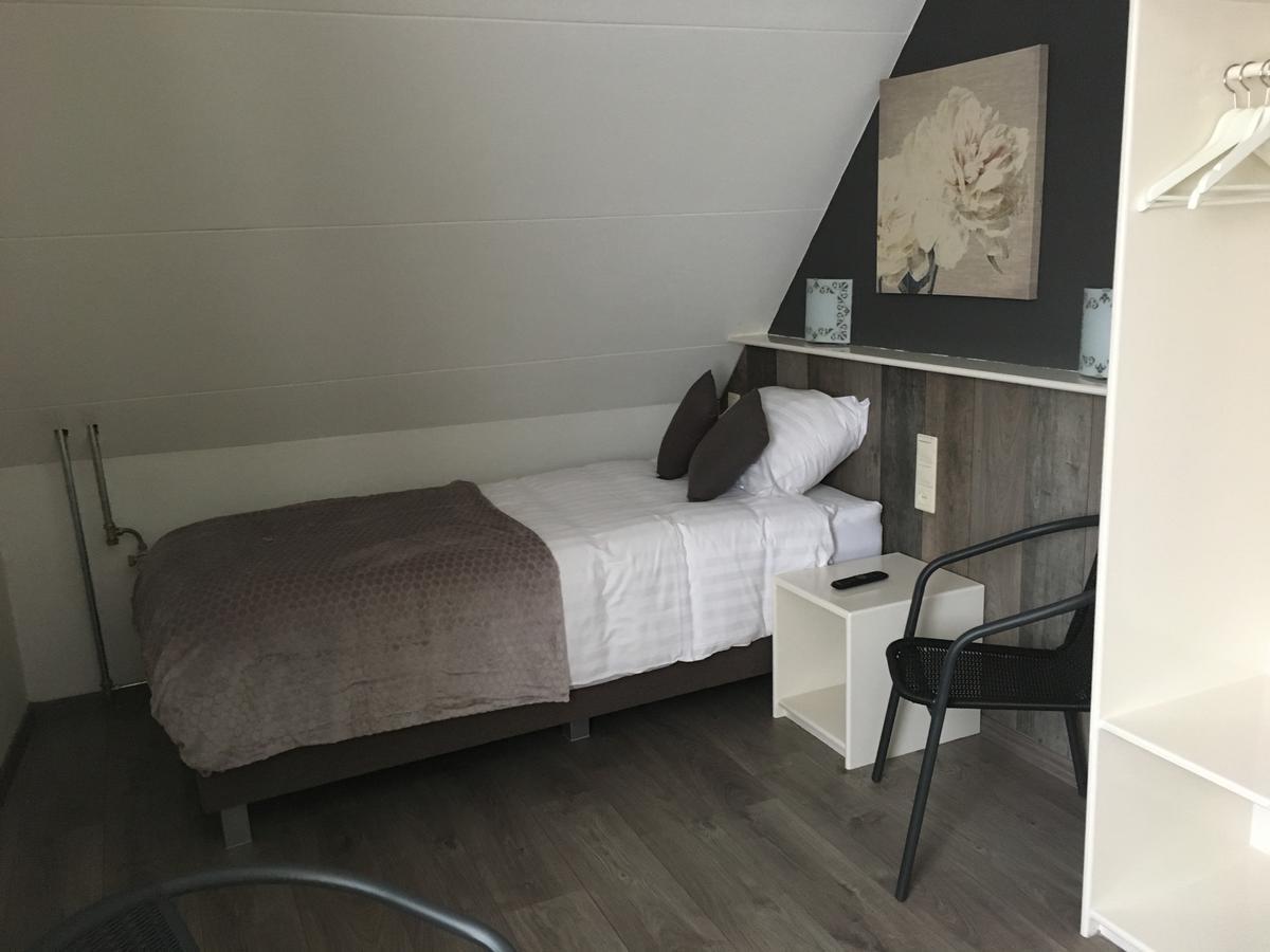 Hotel Plein 10 Zuidzande Экстерьер фото